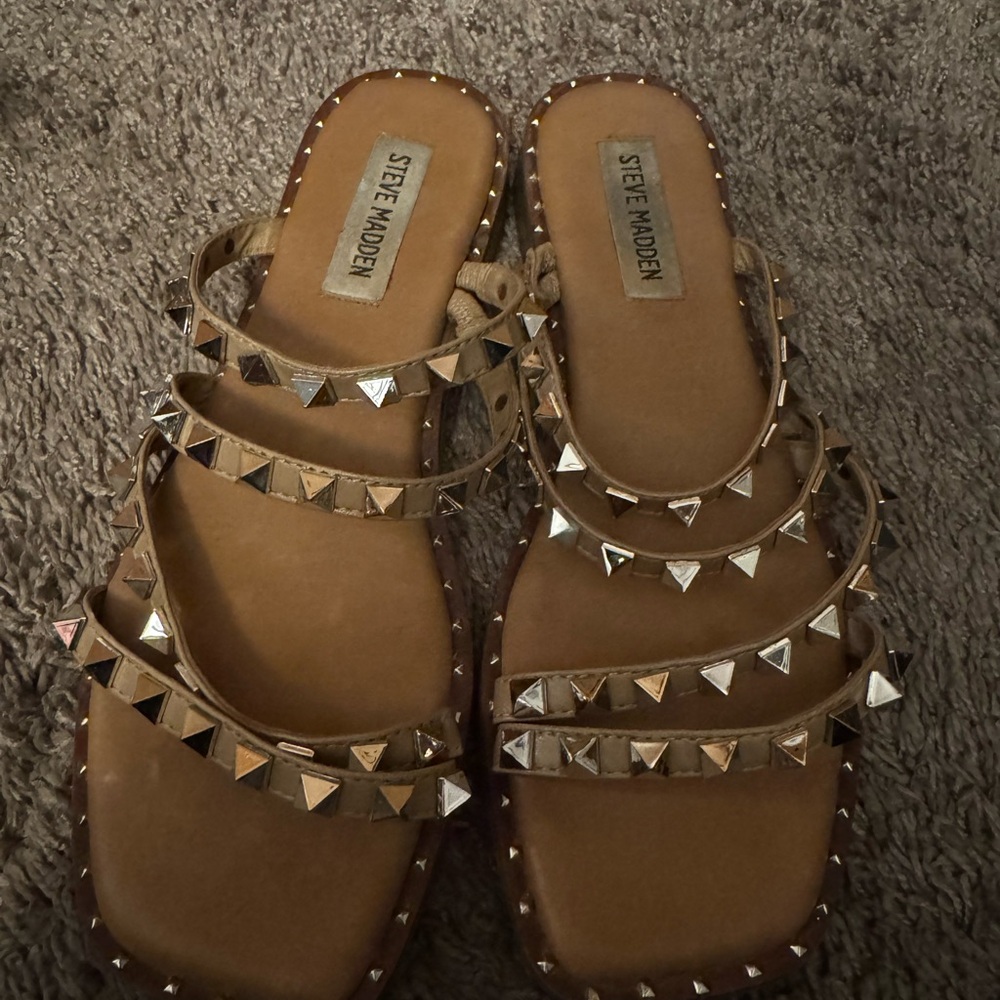 Steve Madden sandal size 7